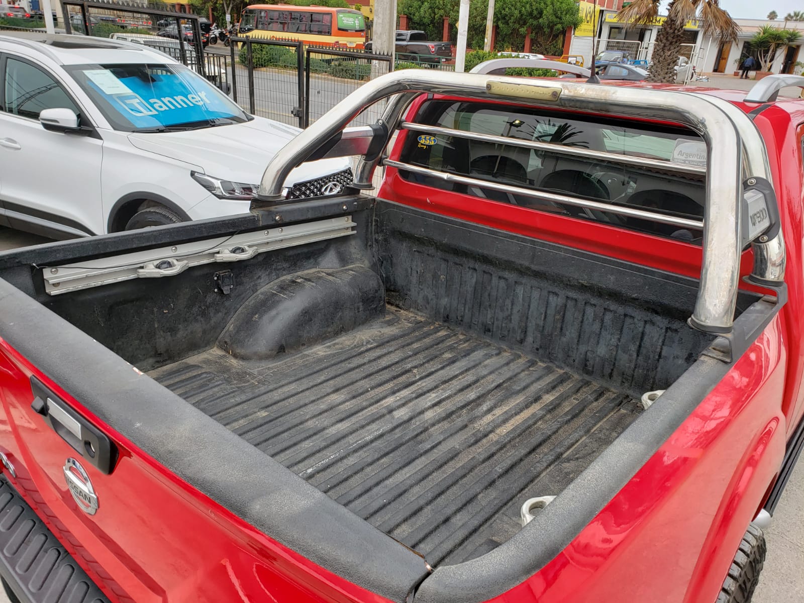 NISSAN NP300 DC LE